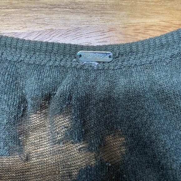 Free People flowy top in dark army green - Picture 3 of 3